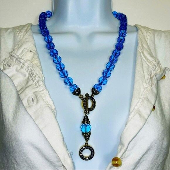Heidi Daus Crystal Blue Beads Toggle Clasp Pendant Accente Rhinestones Necklace - Picture 1 of 13